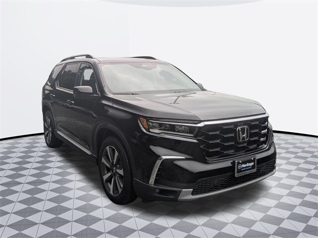 2023 Honda Pilot Touring photo 3