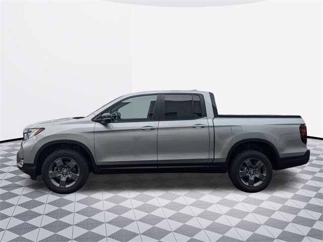2025 Honda Ridgeline TrailSport photo 2