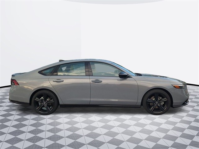 2025 Honda Accord Hybrid Sport-L photo 3