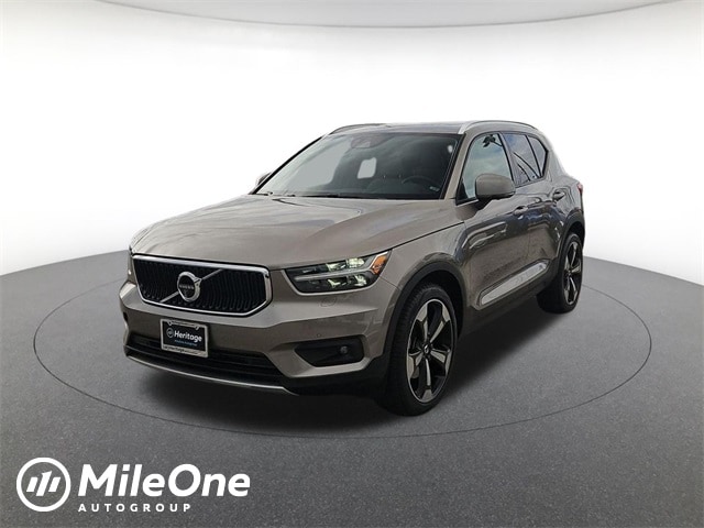 2022 Volvo XC40 Momentum