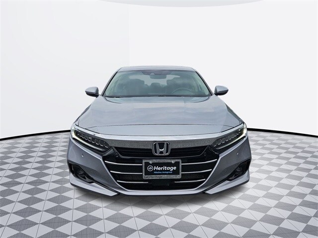 2021 Honda Accord Touring 2.0T photo 2