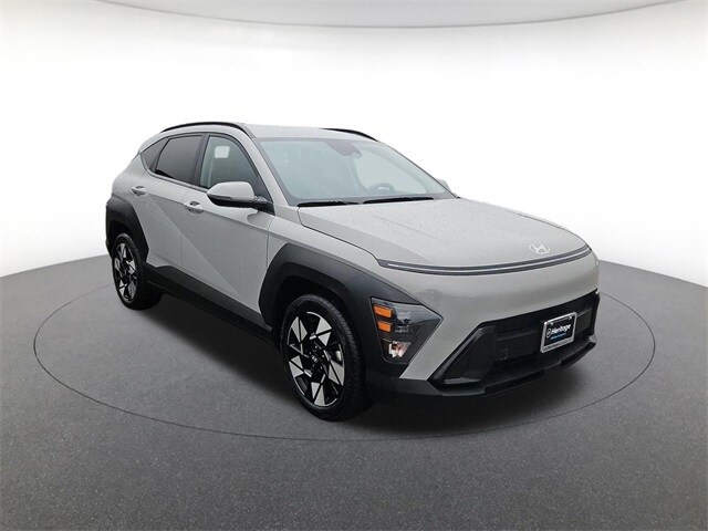 2025 Hyundai Kona SEL photo 3
