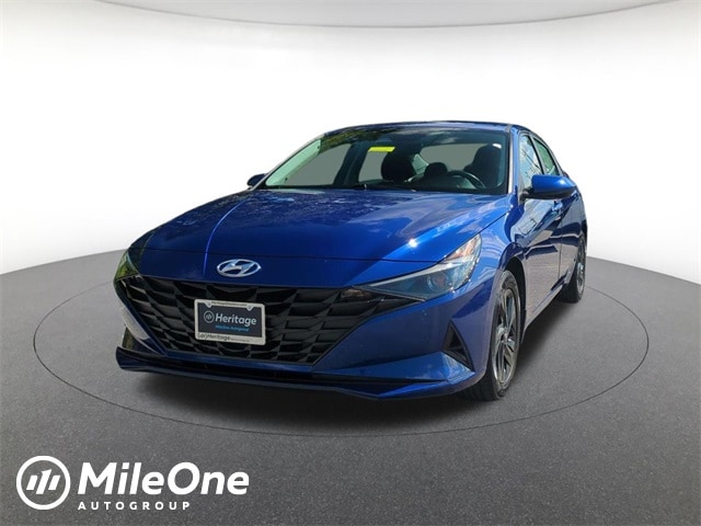 2022 Hyundai Elantra Blue's photo