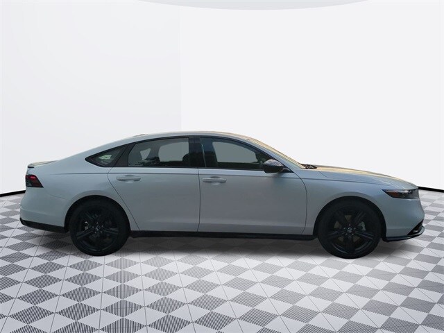 2025 Honda Accord Hybrid Sport-L photo 3