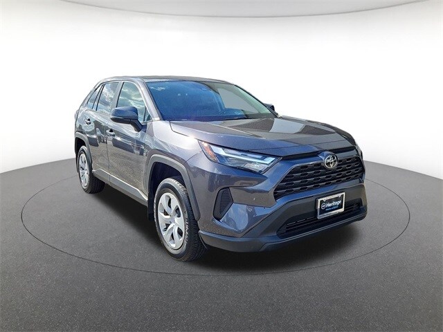 2024 Toyota RAV4 LE photo 3