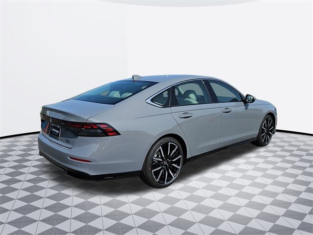 2025 Honda Accord Hybrid Touring photo 4