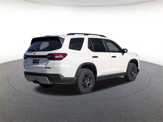 2025 Honda Pilot TrailSport photo 3