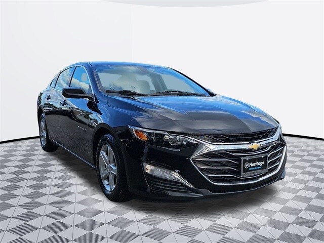 2021 Chevrolet Malibu LS photo 3