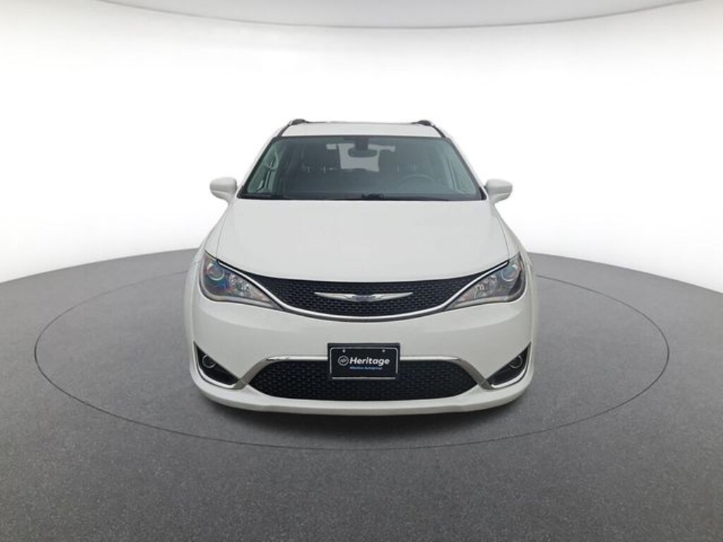 Used 2017 Chrysler Pacifica Touring L Plus Minivan/Van