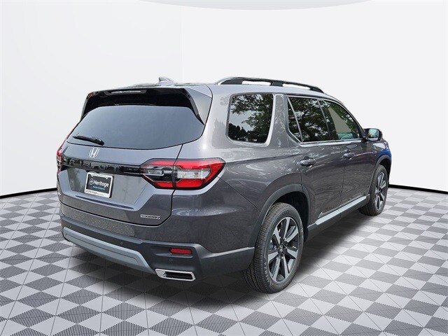 2025 Honda Pilot Touring photo 3