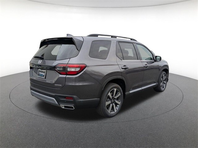 2025 Honda Pilot Touring photo 2