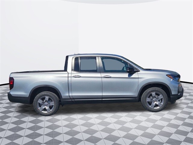2025 Honda Ridgeline TrailSport photo 3