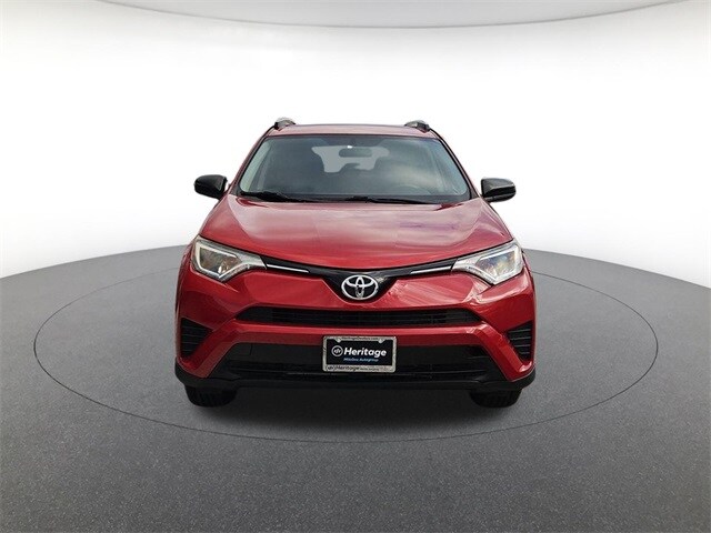 2016 Toyota RAV4 LE photo 2