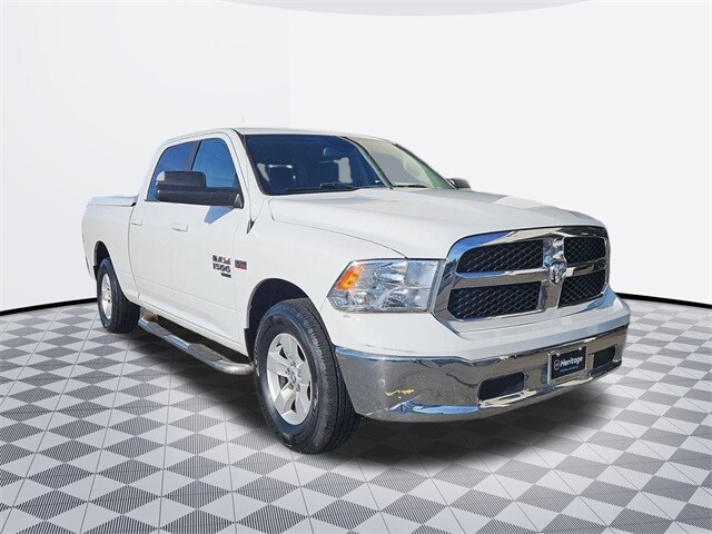 2019 Ram 1500 Classic SLT photo 3