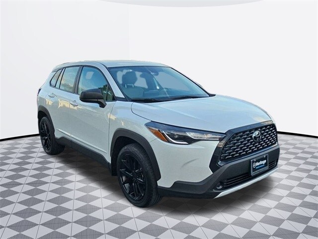 2024 Toyota Corolla Cross L photo 3