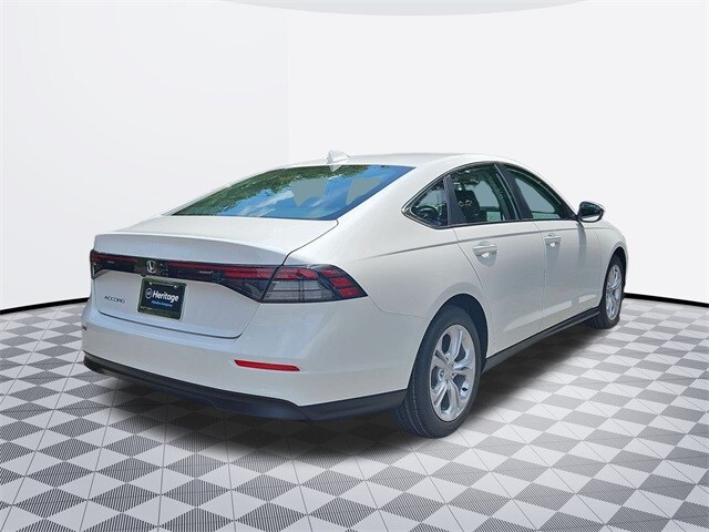 2025 Honda Accord LX photo 4