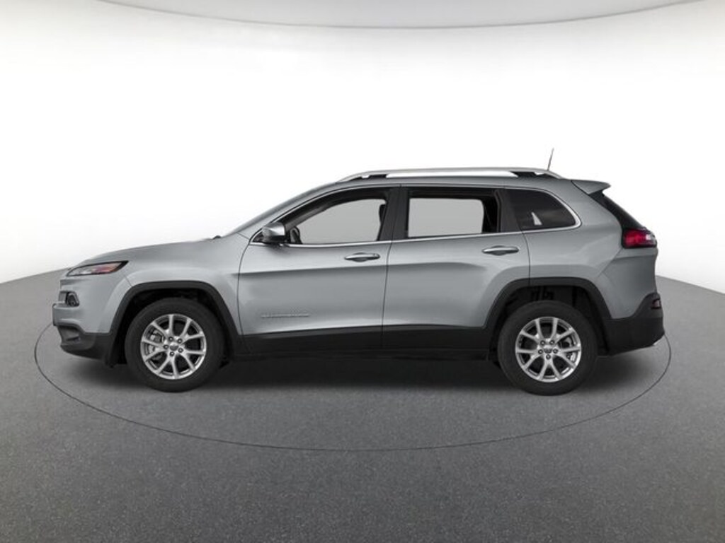 Used 2016 Jeep Cherokee Latitude SUV