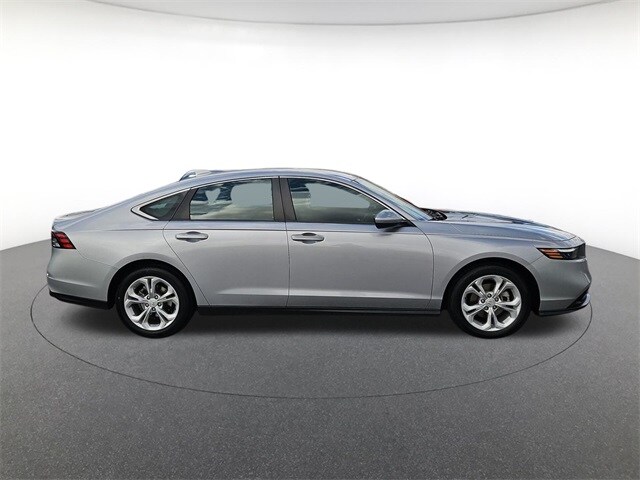 2023 Honda Accord LX photo 4