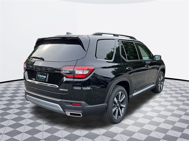 2025 Honda Pilot Touring photo 3