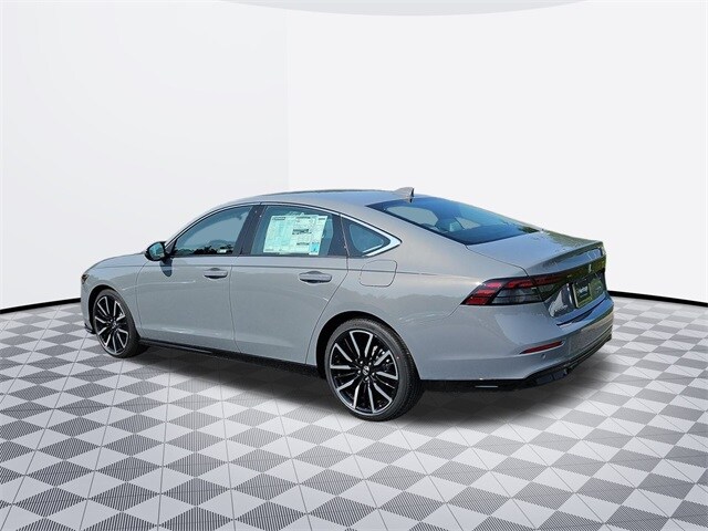 2025 Honda Accord Hybrid Touring photo 3