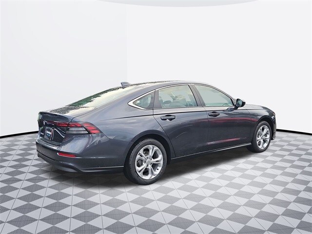 2025 Honda Accord LX photo 4