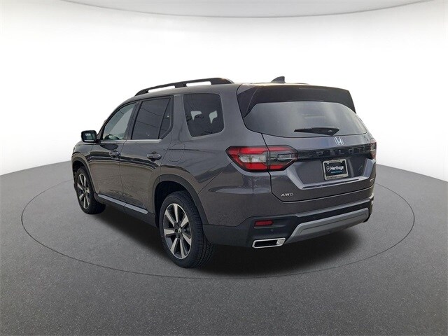 2025 Honda Pilot Touring photo 2