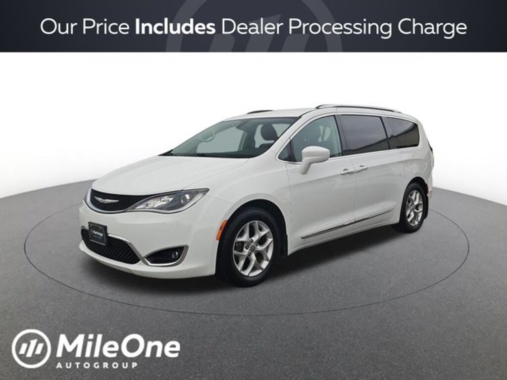 Used 2017 Chrysler Pacifica Touring L Plus Minivan/Van