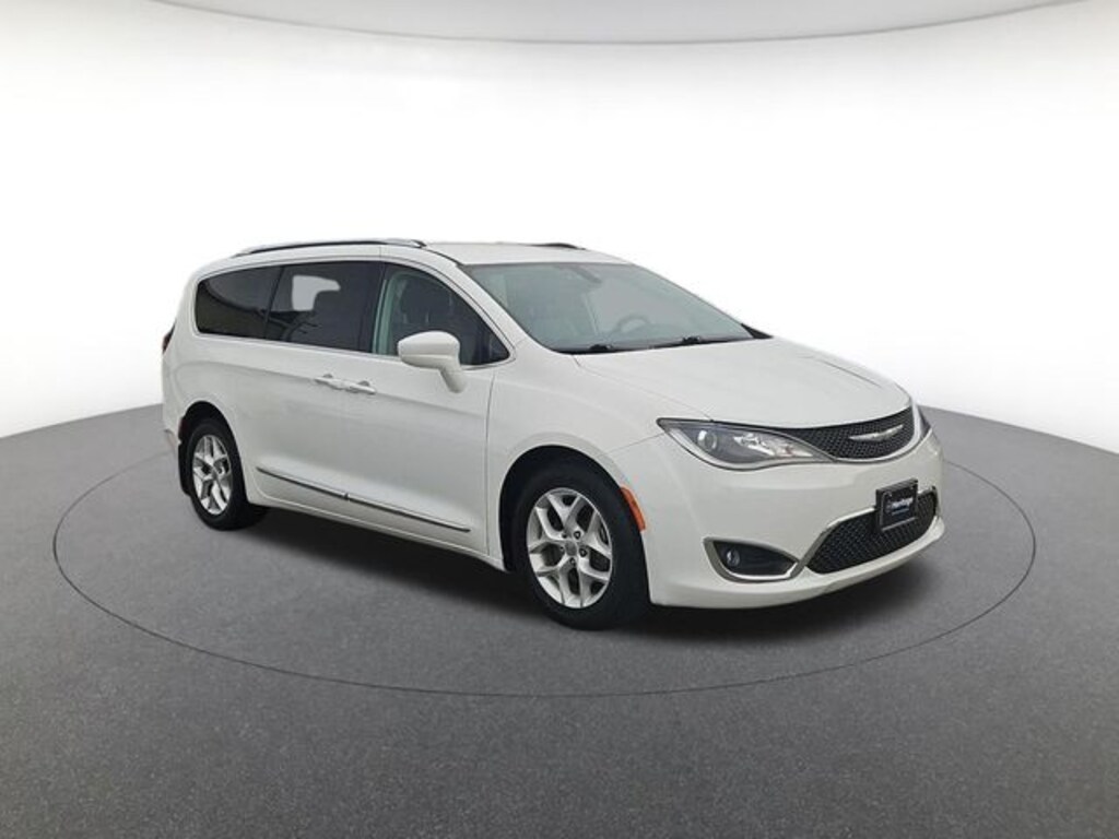 Used 2017 Chrysler Pacifica Touring L Plus Minivan/Van
