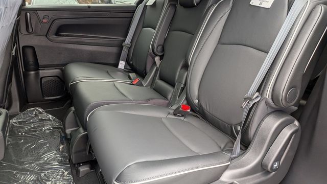 2026 Honda Odyssey Touring - Photo 10