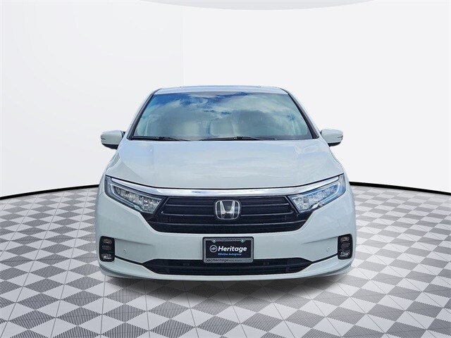 2023 Honda Odyssey Touring photo 2