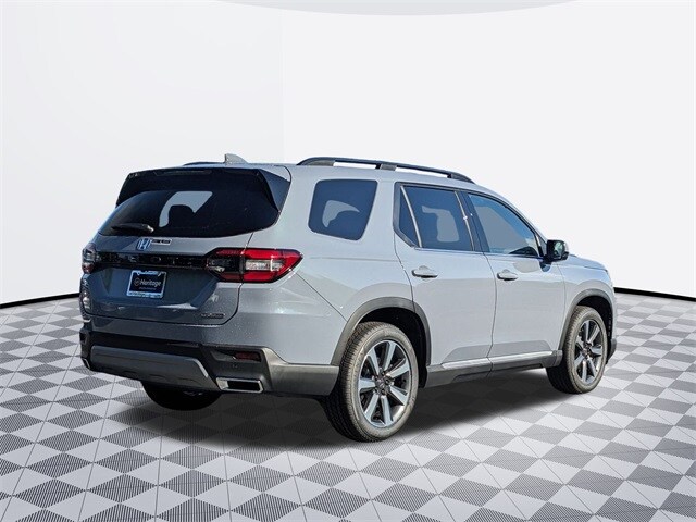2025 Honda Pilot Touring photo 4