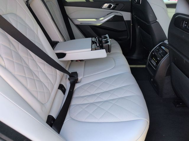 2026 BMW X5 M60i - Photo 20