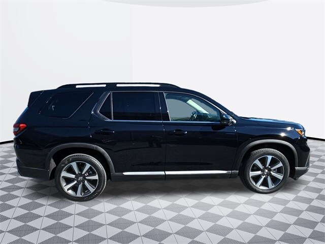2023 Honda Pilot Elite photo 3