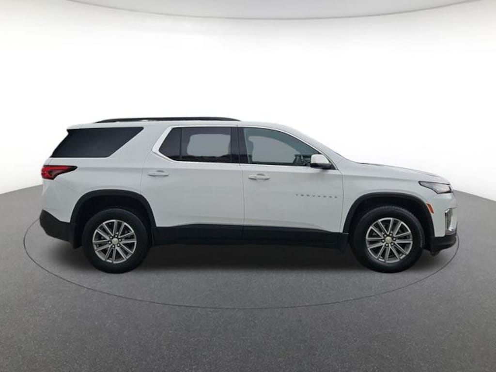 Used 2023 Chevrolet Traverse LT SUV