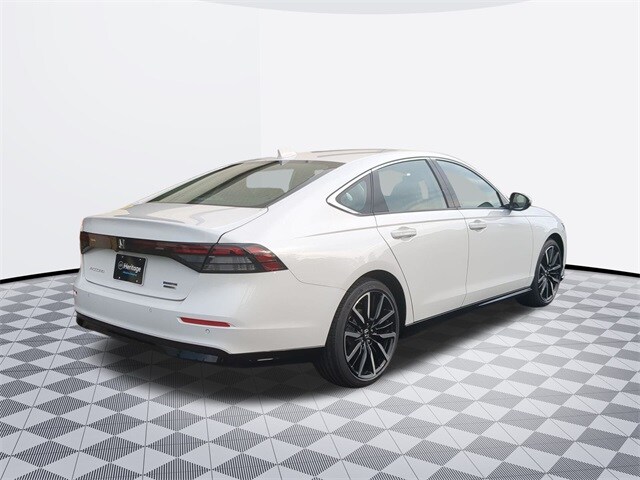 2025 Honda Accord Hybrid Touring photo 4