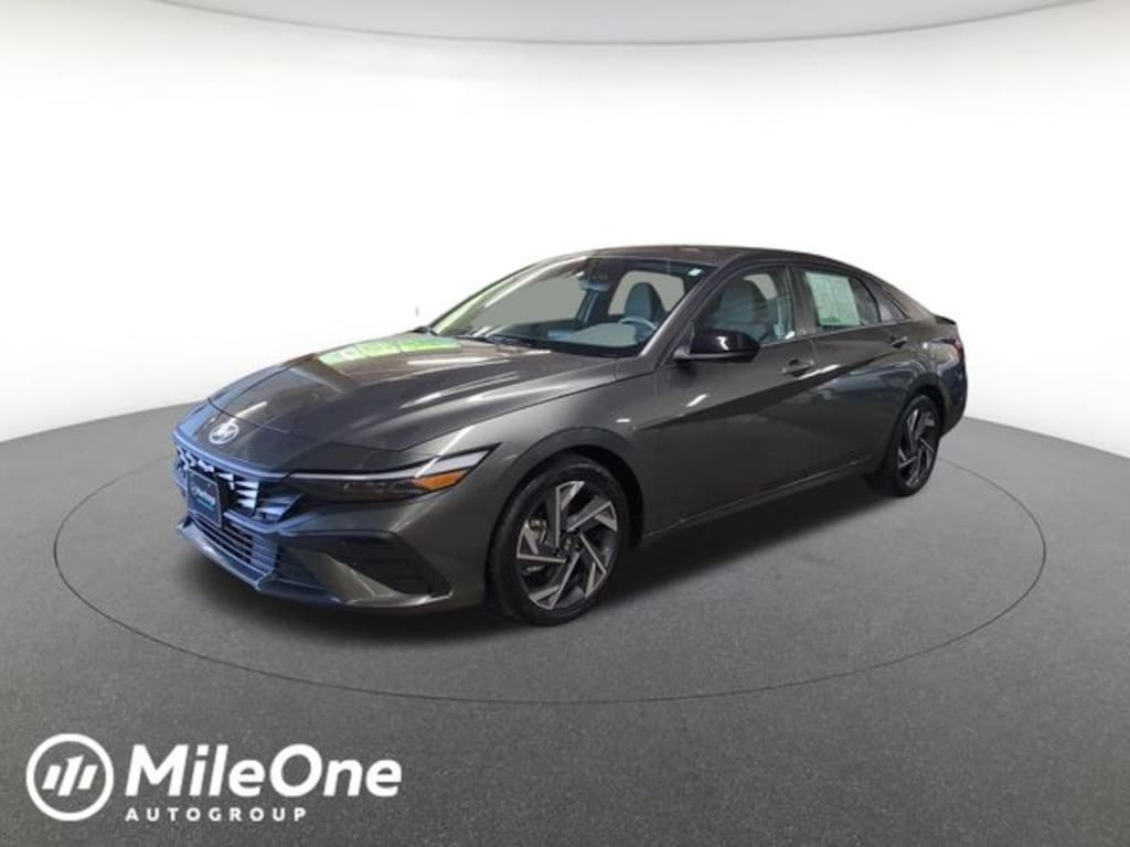 Used 2025 Hyundai Elantra SEL Sport Sedan