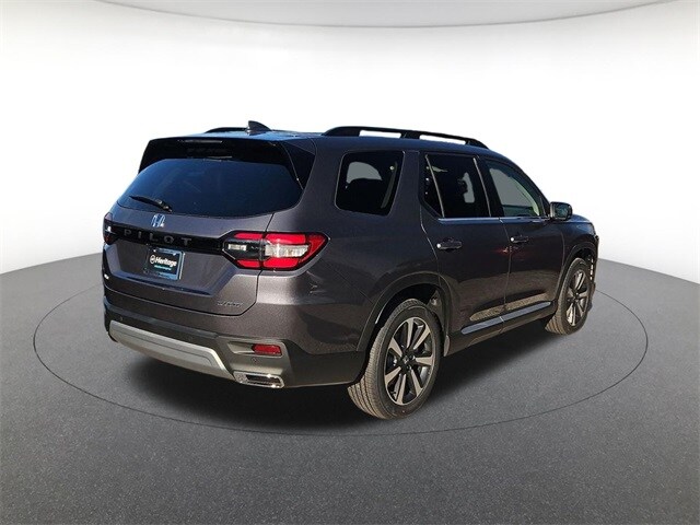 2025 Honda Pilot Touring photo 3