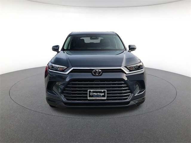 2024 Toyota Grand Highlander XLE photo 2