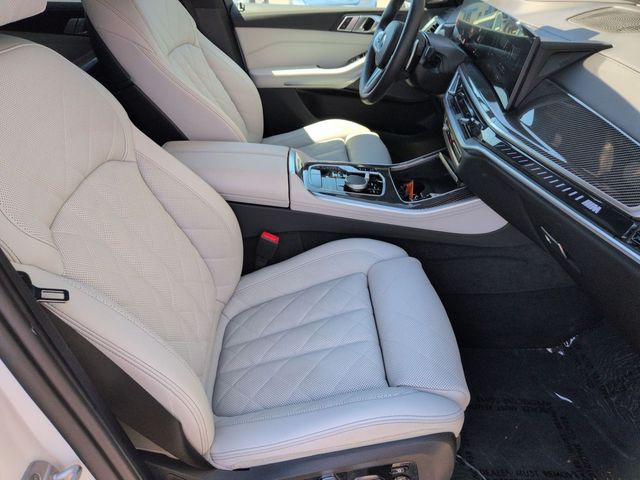 2026 BMW X5 M60i - Photo 22