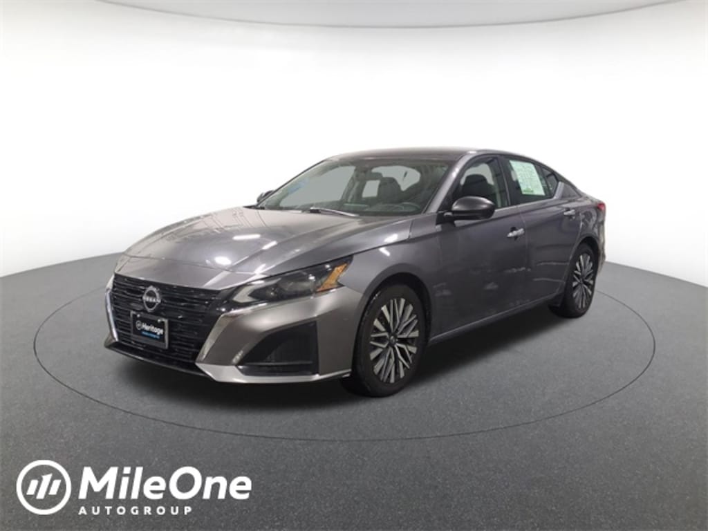 Used 2024 Nissan Altima 2.5 SV Sedan