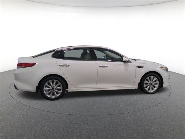 2018 Kia Optima EX photo 4