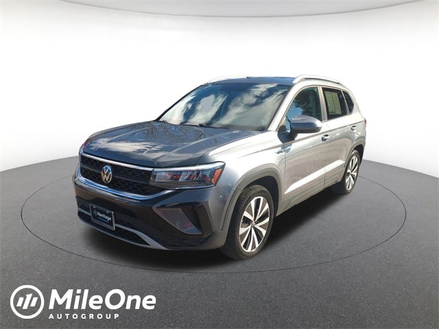 2022 Volkswagen Taos SE's photo