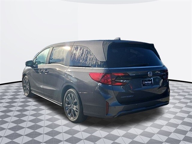 2026 Honda Odyssey Touring photo 3