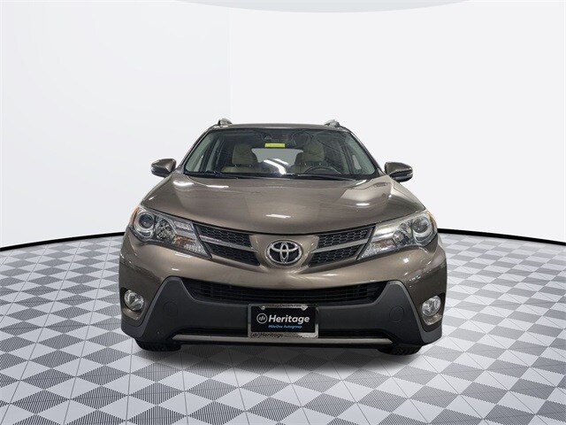 2015 Toyota RAV4 Limited photo 2