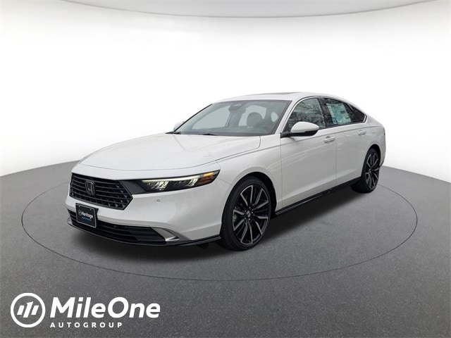 2025 Honda Accord Hybrid Touring's photo