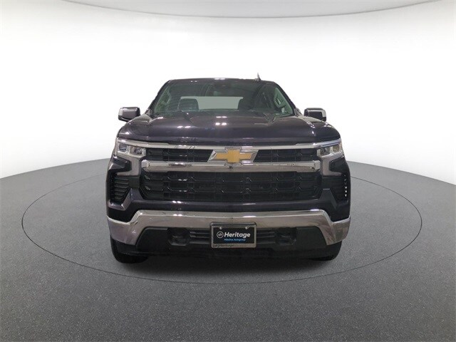 2022 Chevrolet Silverado 1500 LT photo 2