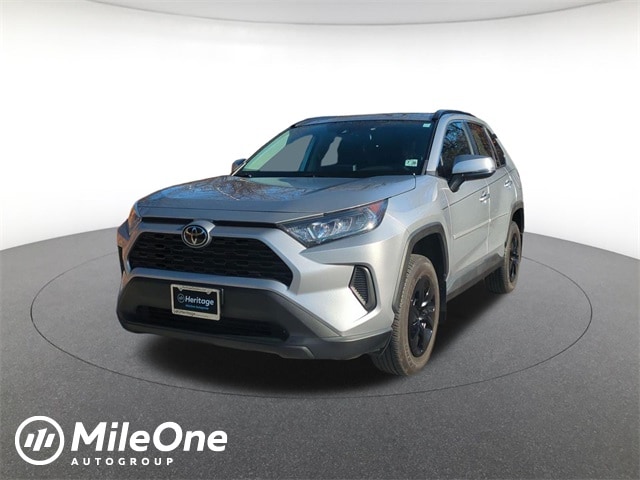 2021 Toyota RAV4 LE's photo
