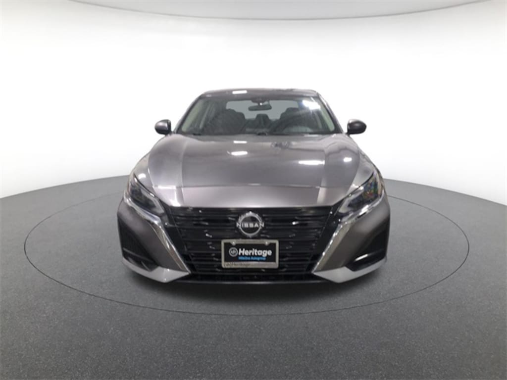 Used 2024 Nissan Altima 2.5 SV Sedan