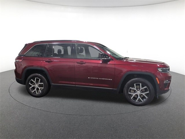 2024 Jeep Grand Cherokee Limited photo 4