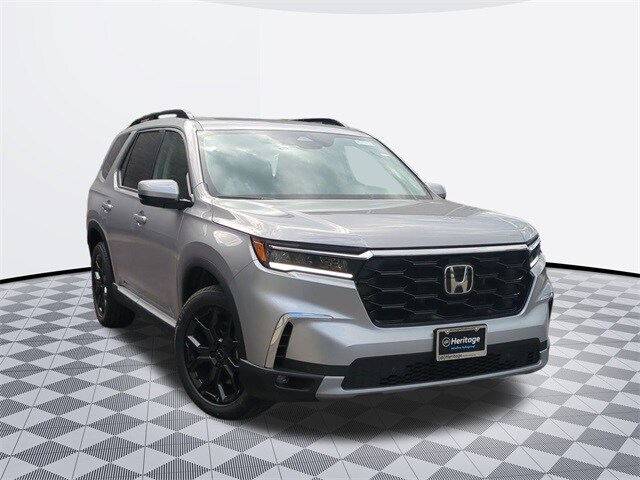 2025 Honda Pilot Touring photo 2